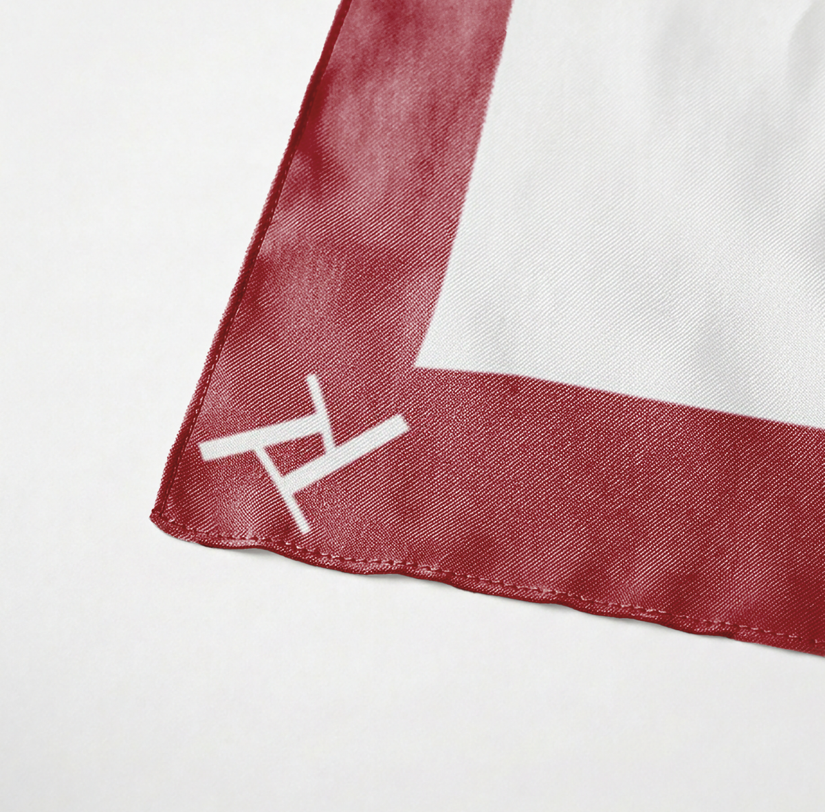 "It’s strange what love makes" Foulard